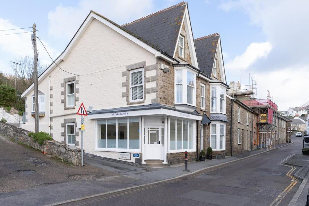Luxury Modern Suite In Marazion With Parking Экстерьер фото