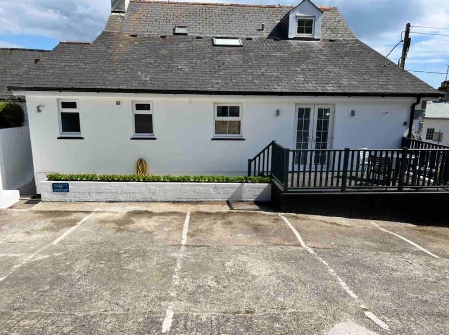 Luxury Modern Suite In Marazion With Parking Экстерьер фото
