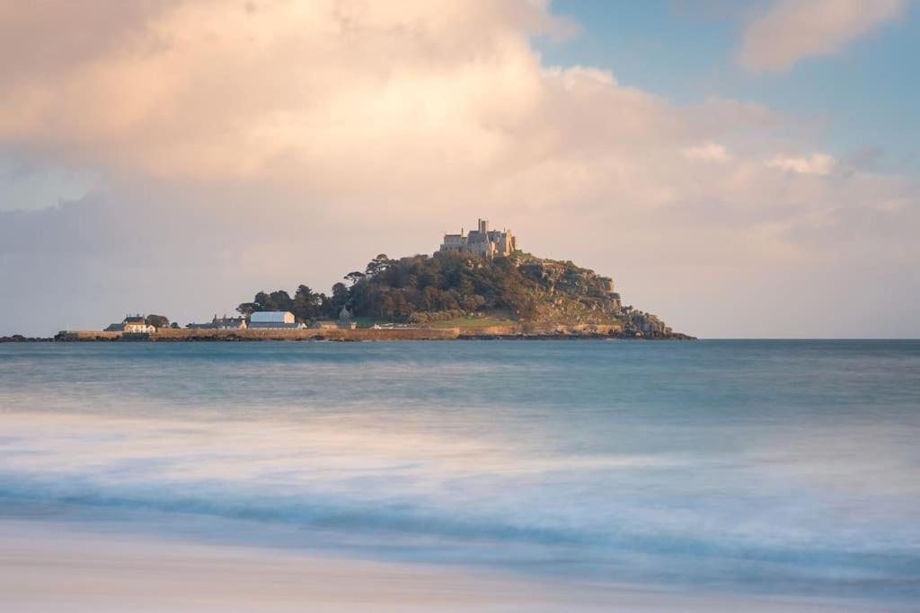 Luxury Modern Suite In Marazion With Parking Экстерьер фото